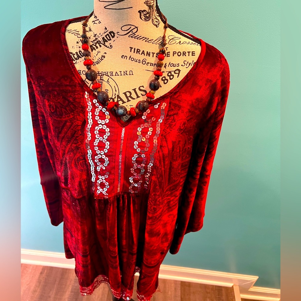 Long sleeve velvet top